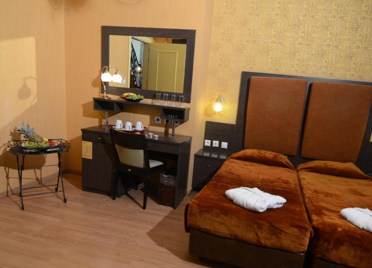 Hotel Delphi Art