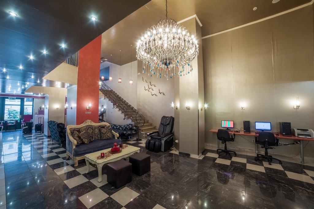 Hotel Delphi Art 3*